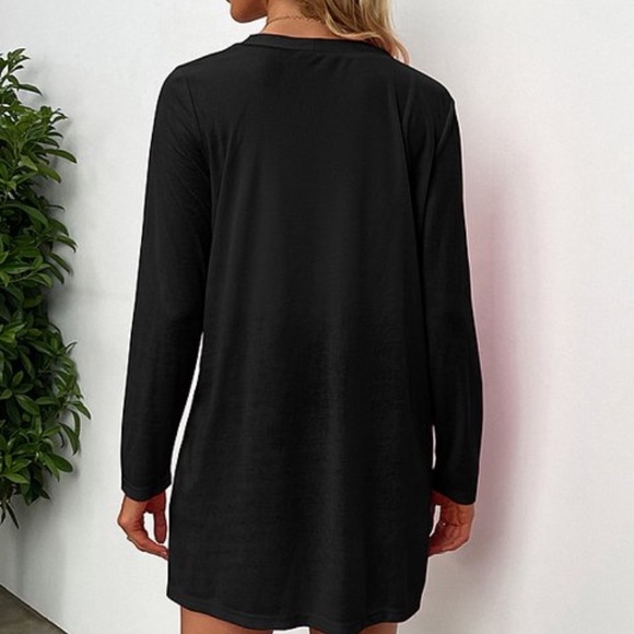 Closet Staple • Black V-Neck Longline Cardigan - Picture 2 of 3